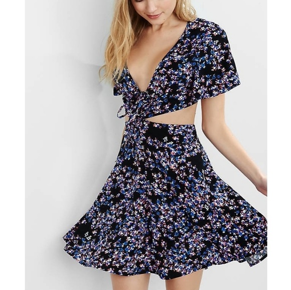 EXPRESS New Womens Extreme Cut Out Black Floral Dress Size XS - Picture 1 of 8